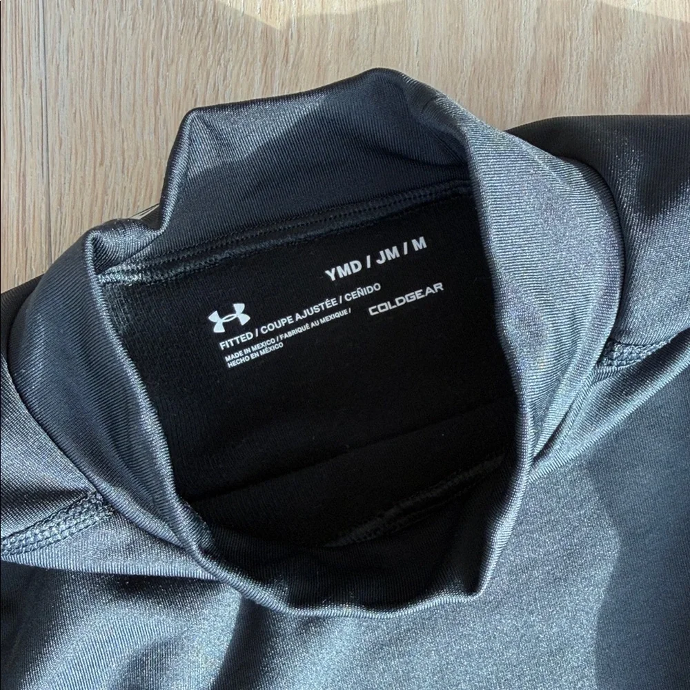 Under Armour coldgear tops - Picture 5 of 7